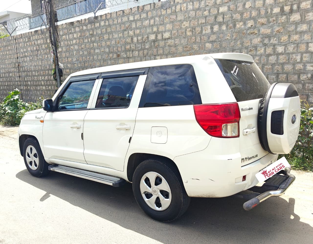 Mahindra TUV300 - Image 4