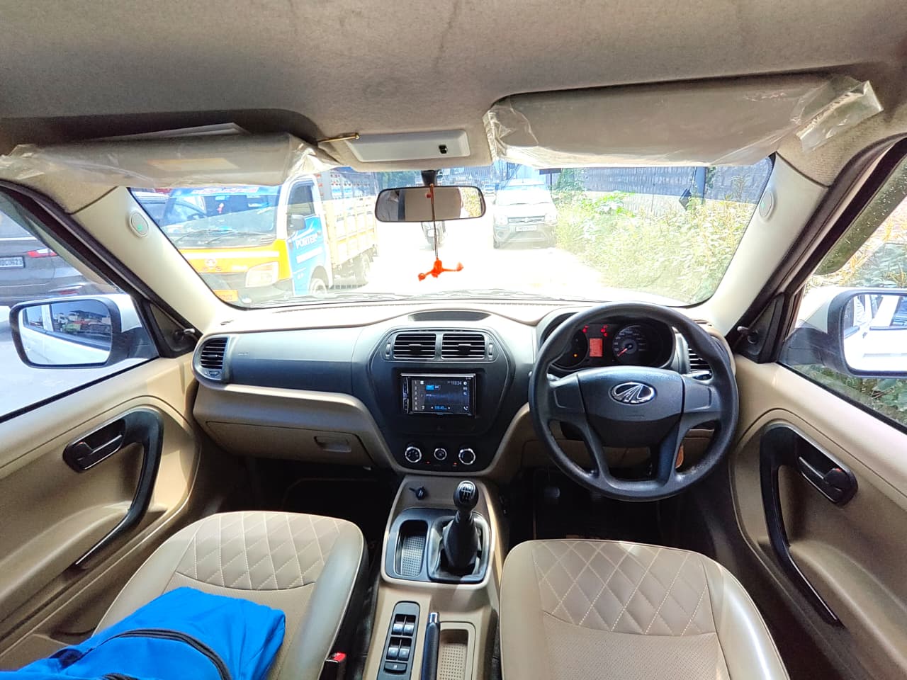 Mahindra TUV300 - Image 7