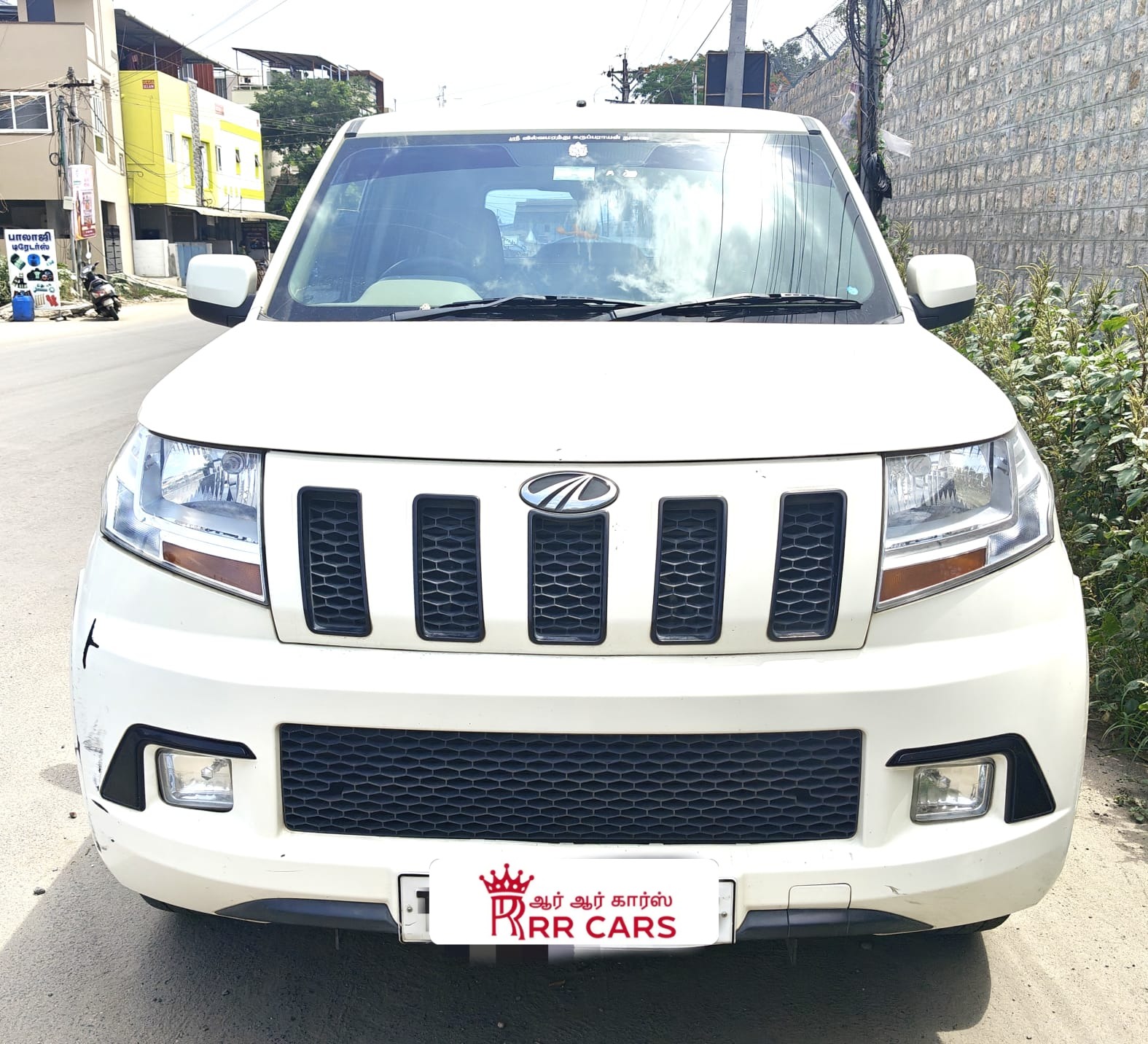 Mahindra TUV300