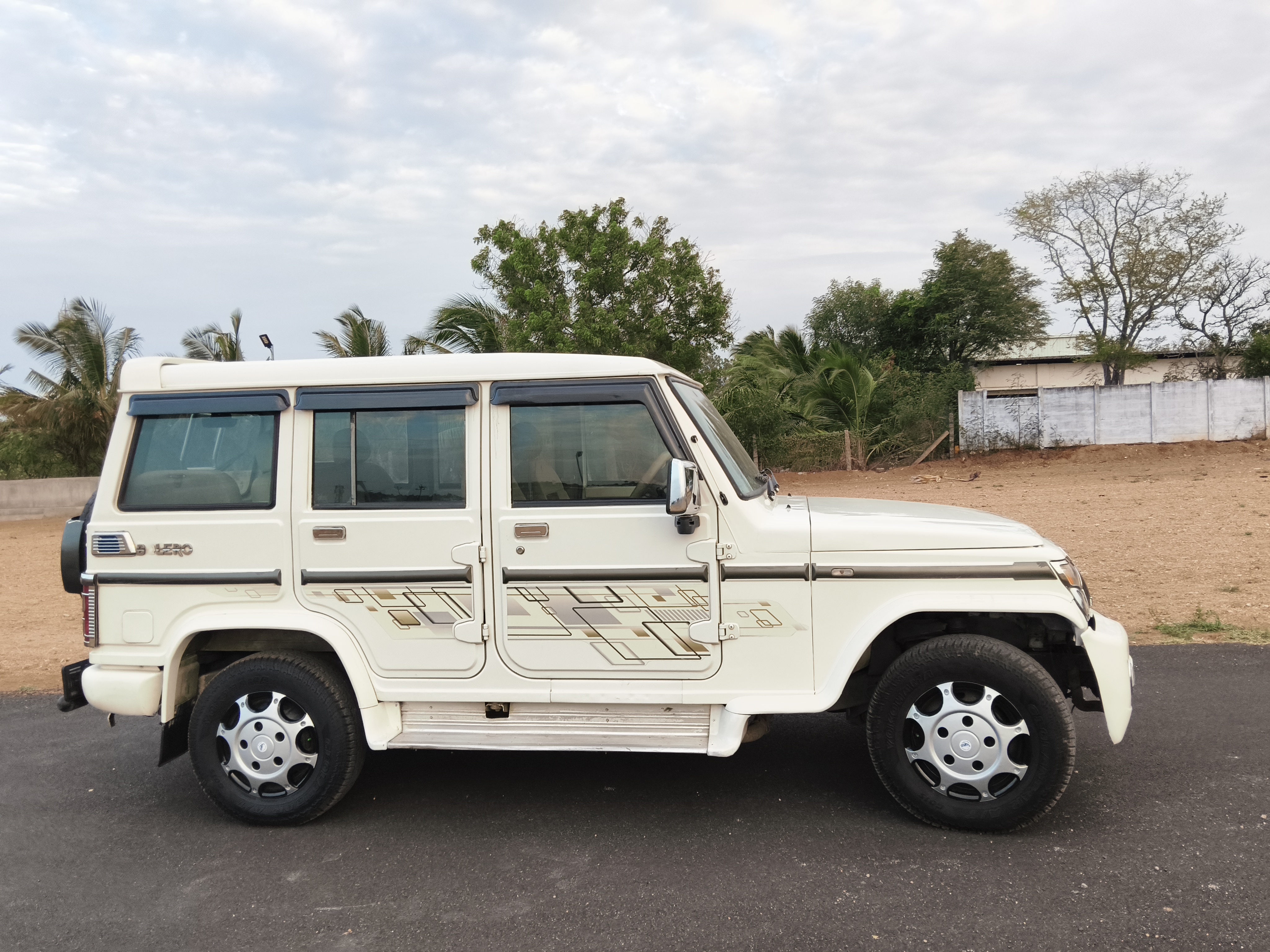 Mahindra Bolero - Image 10