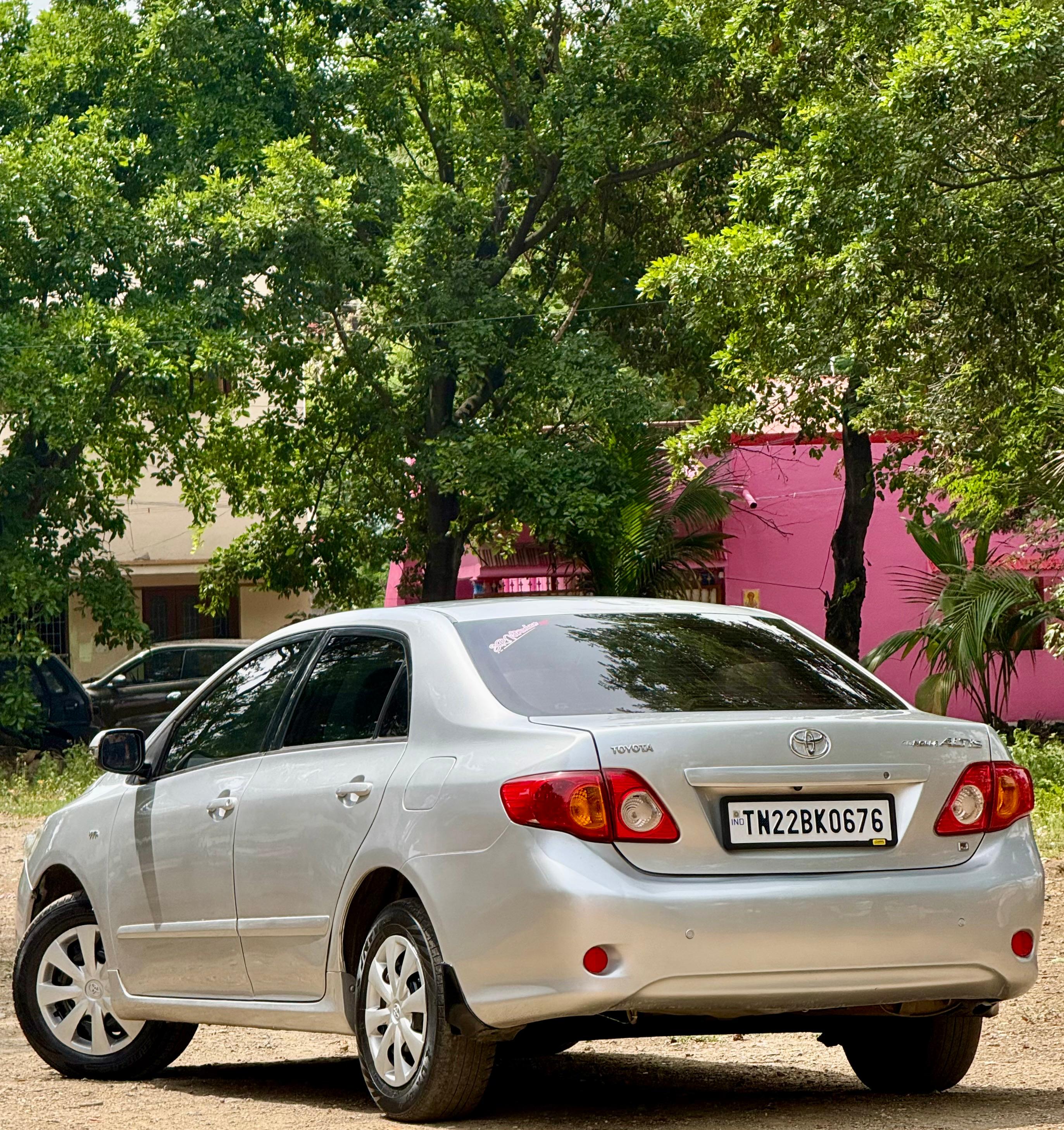 Toyota Corolla Altis - Image 10