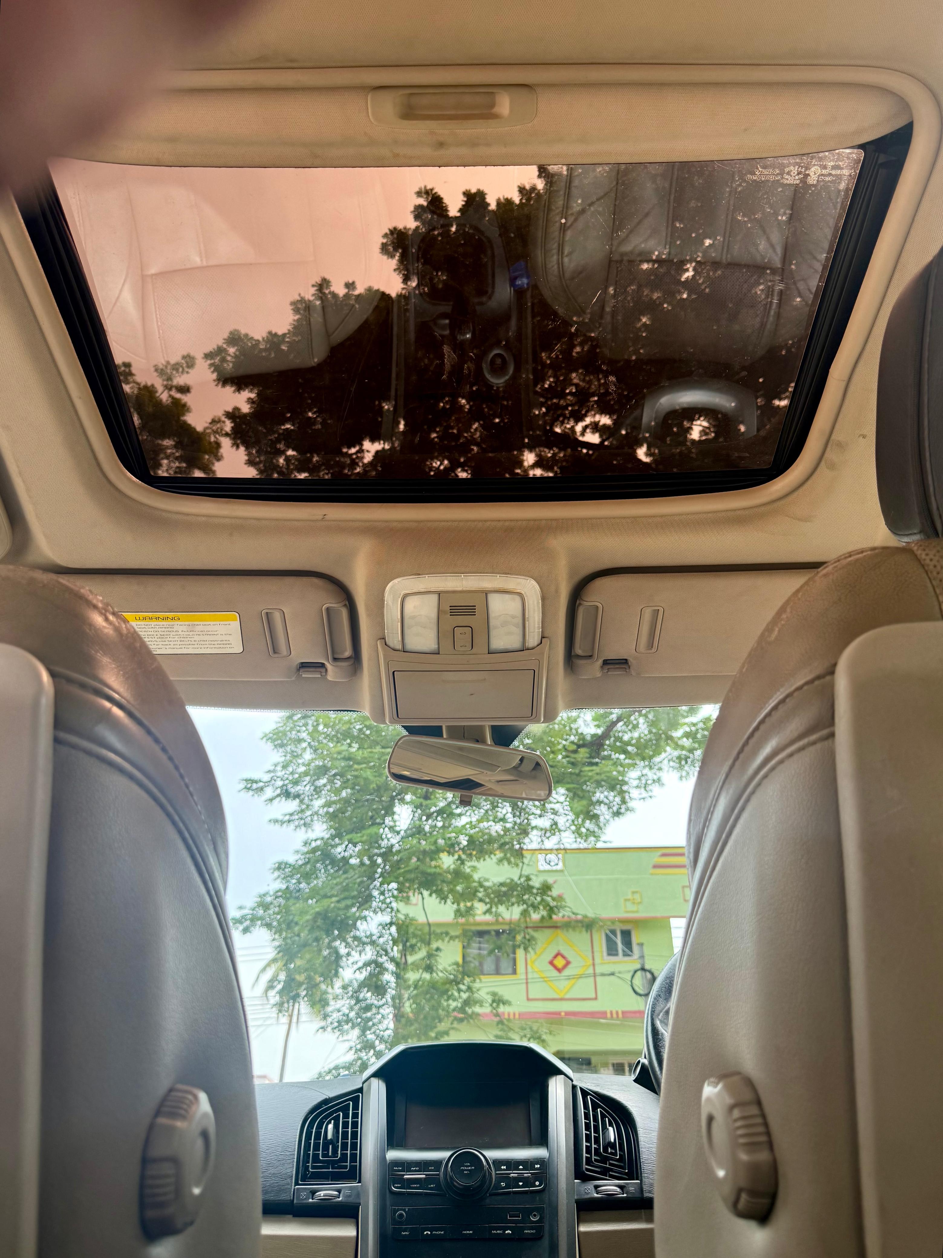 Mahindra XUV500 - Image 7
