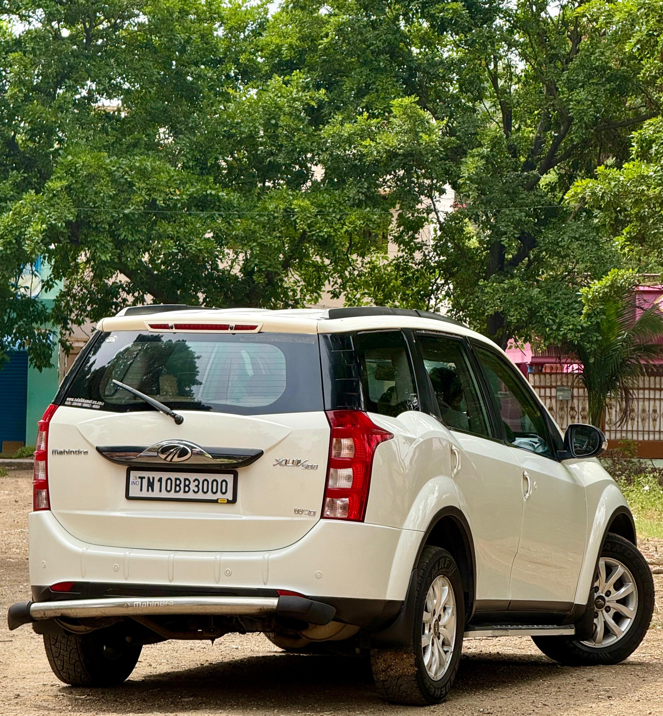 Mahindra XUV500 - Image 12