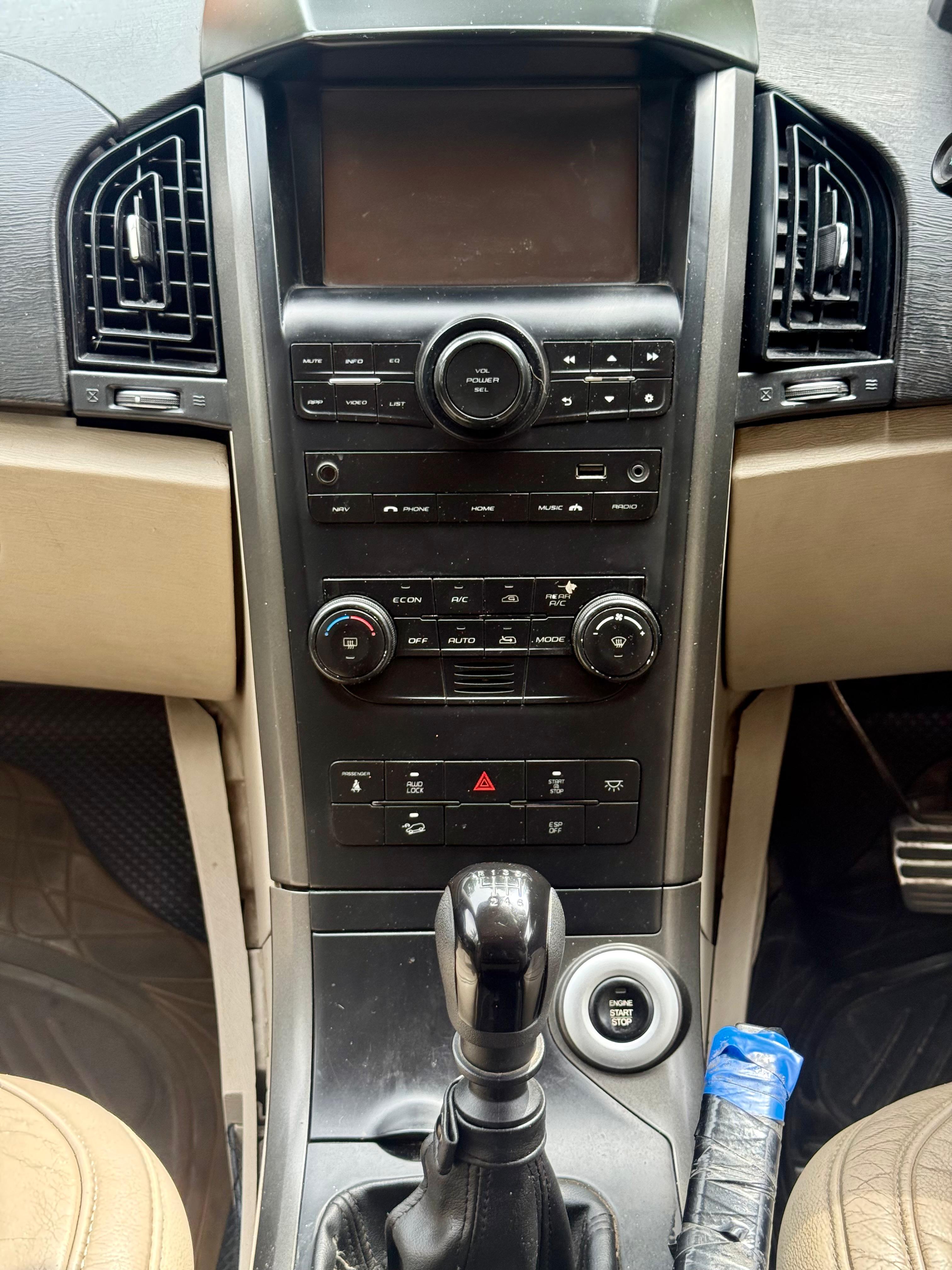Mahindra XUV500 - Image 8