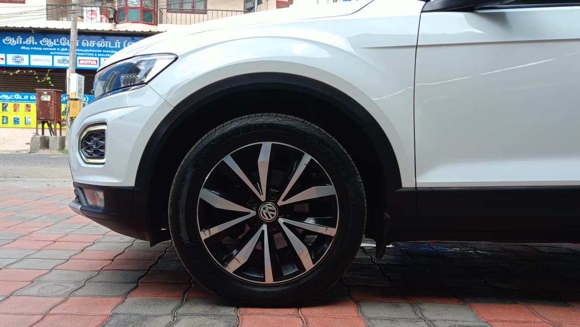 Volkswagen T-Roc - Image 10