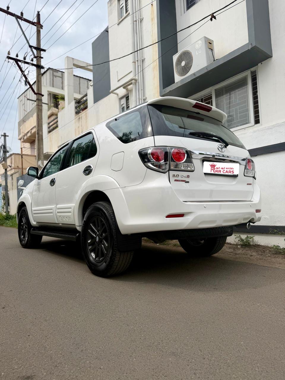 Toyota Fortuner - Image 9