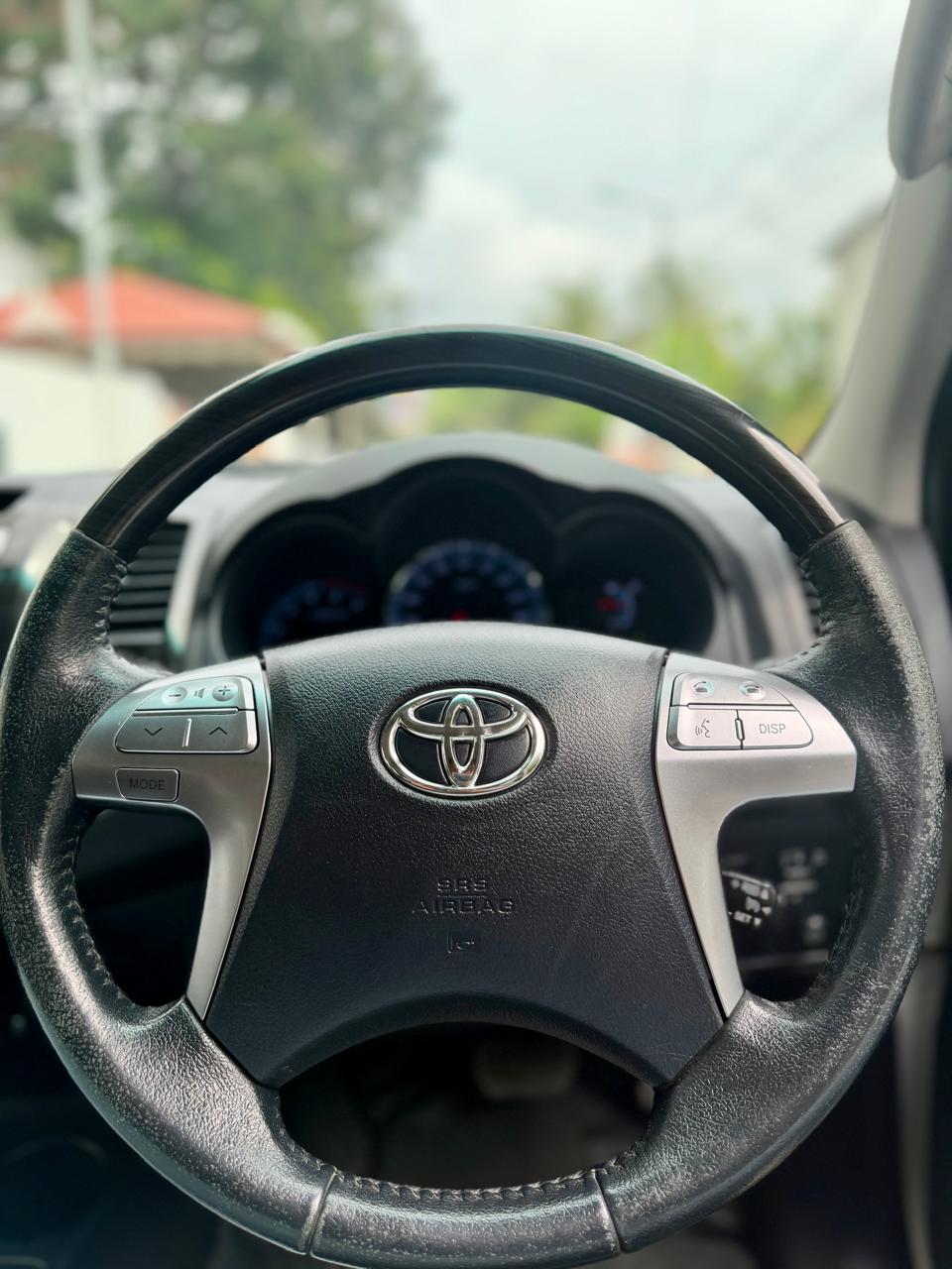 Toyota Fortuner - Image 2