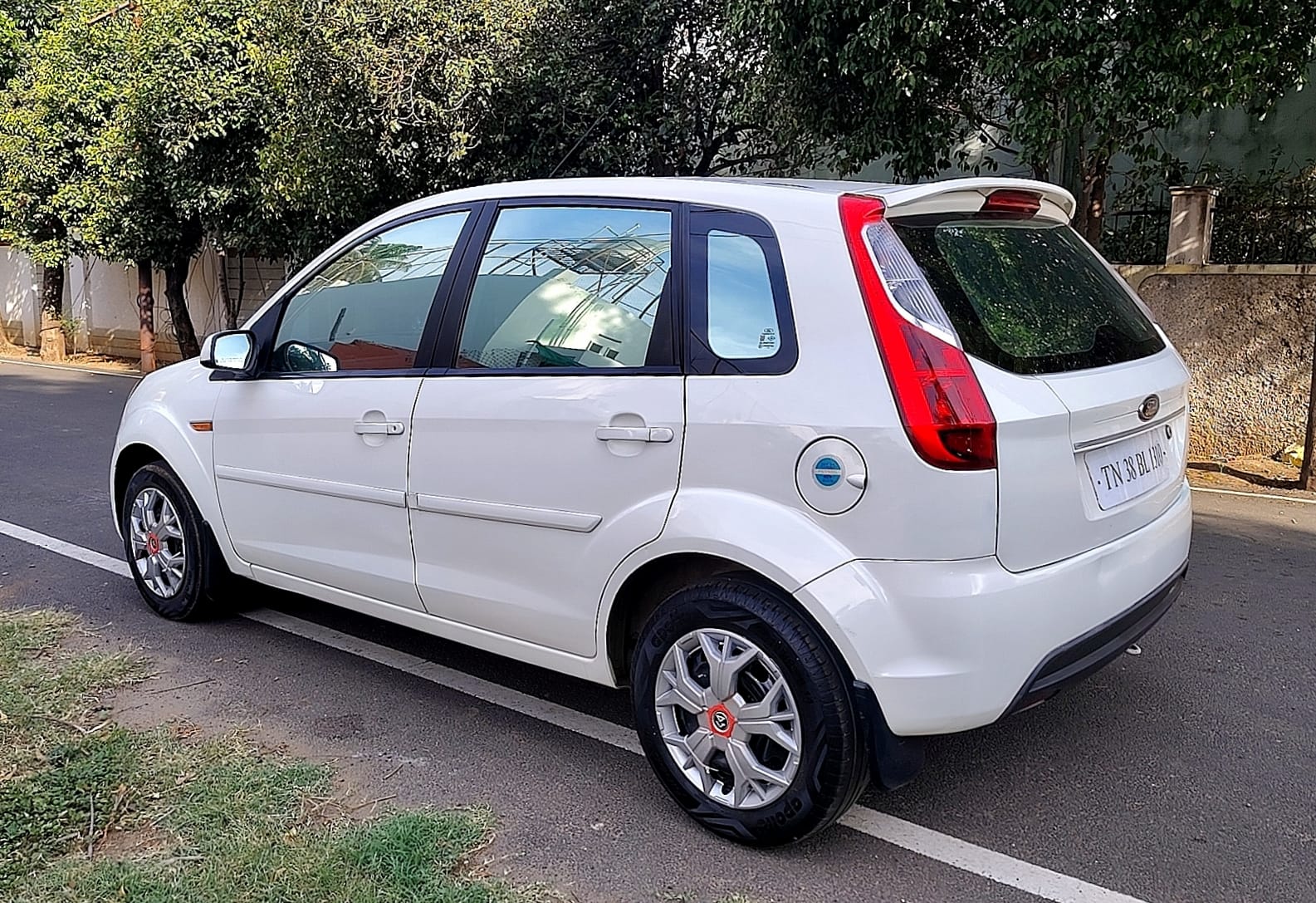 Ford Figo - Image 5