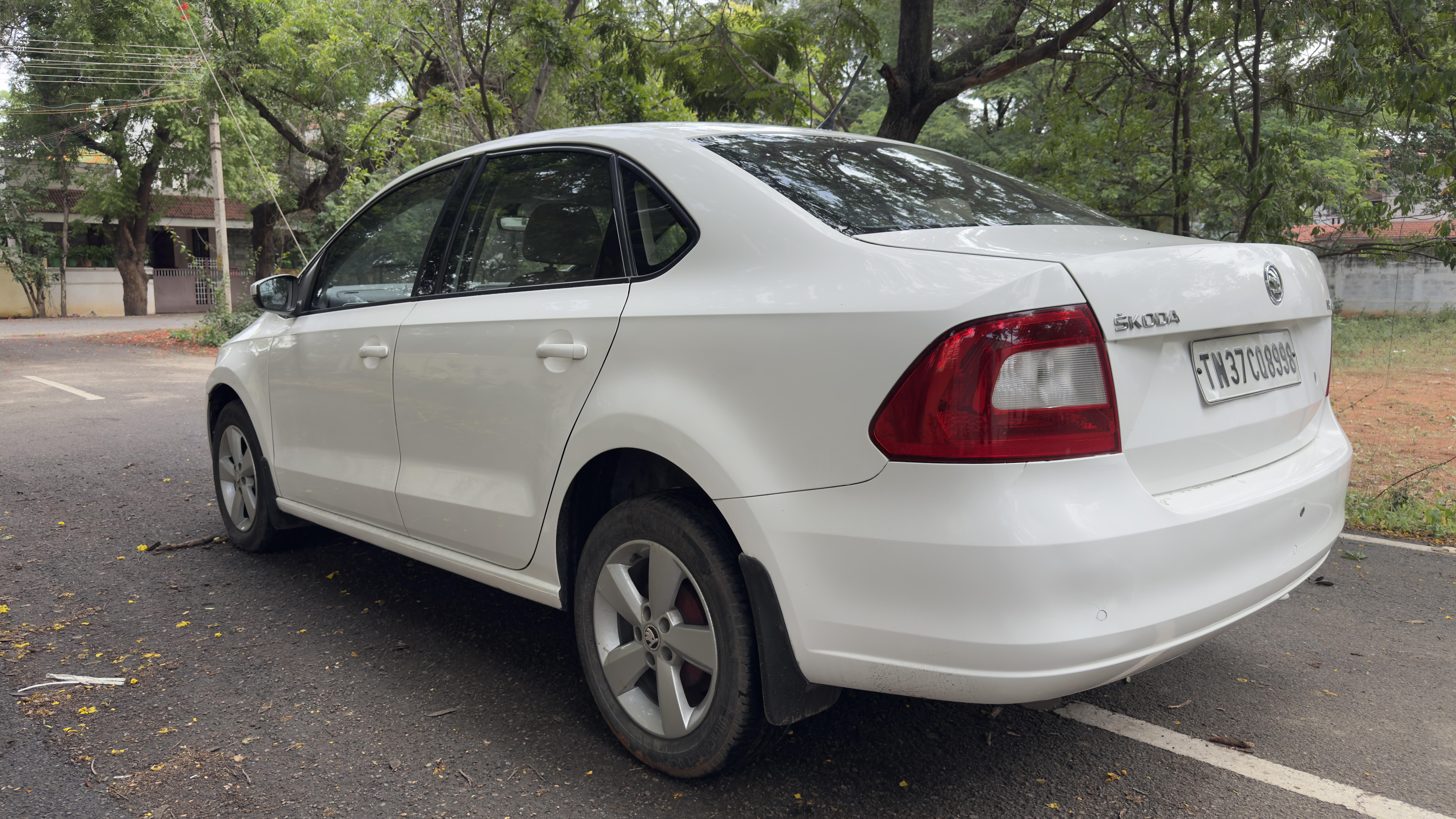 Skoda Rapid - Image 1