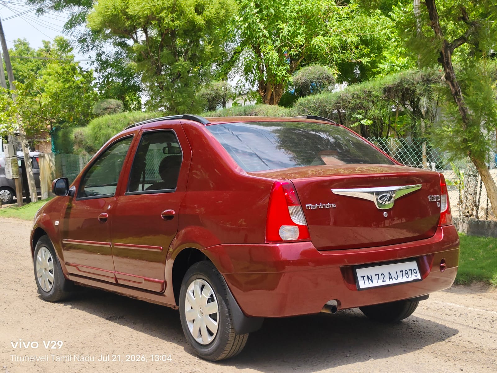 Mahindra Verito - Image 8
