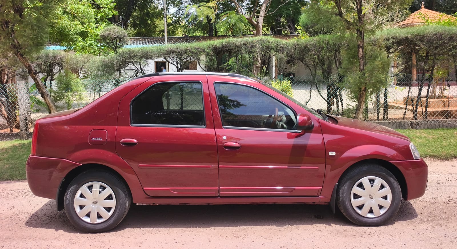 Mahindra Verito - Image 3