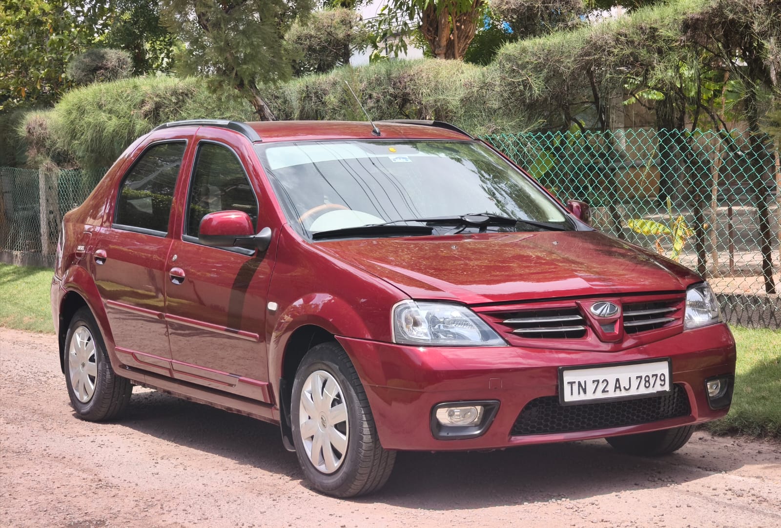 Mahindra Verito - Image 2