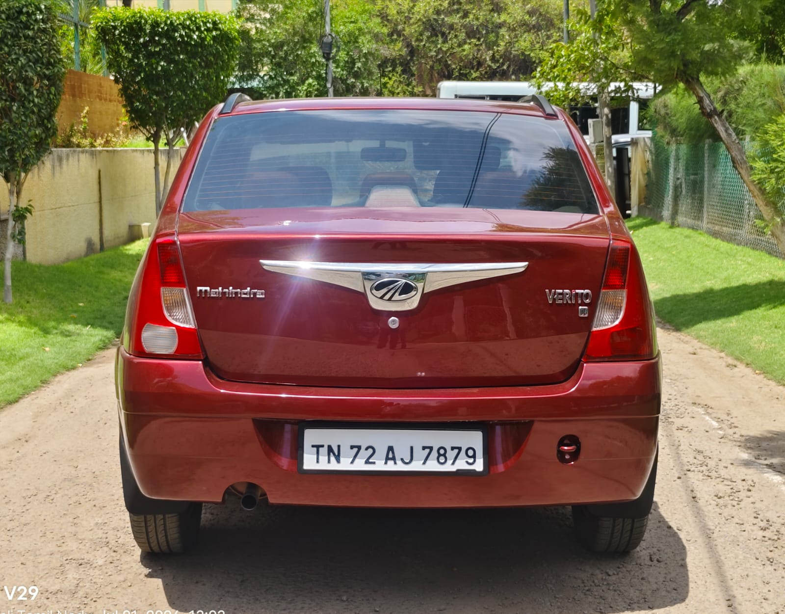 Mahindra Verito - Image 9