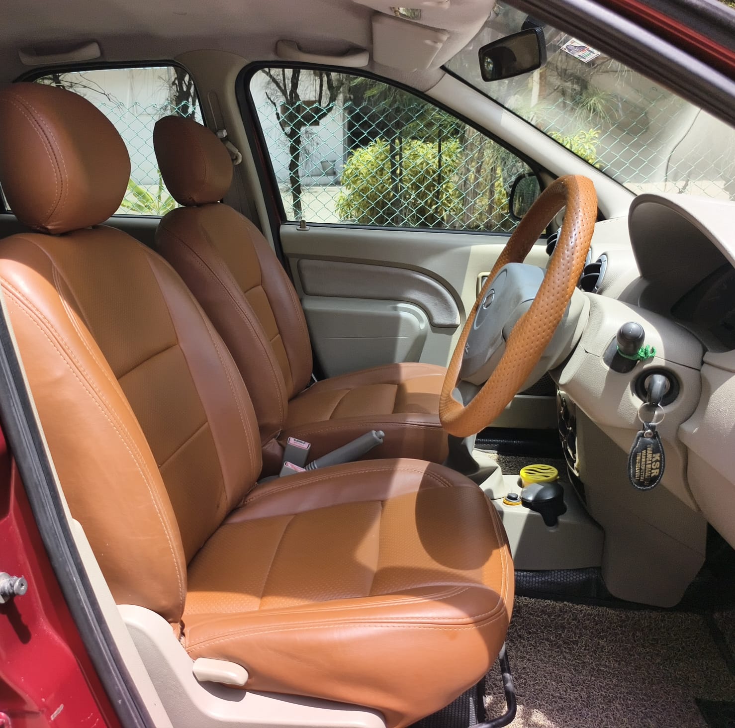 Mahindra Verito - Image 6