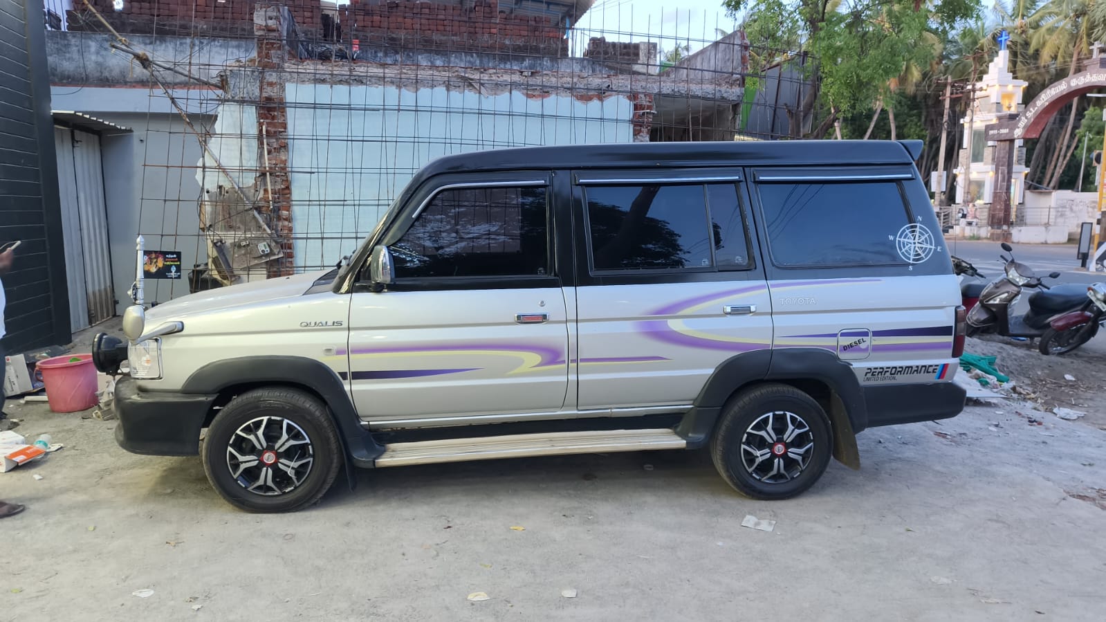 Toyota Qualis - Image 2