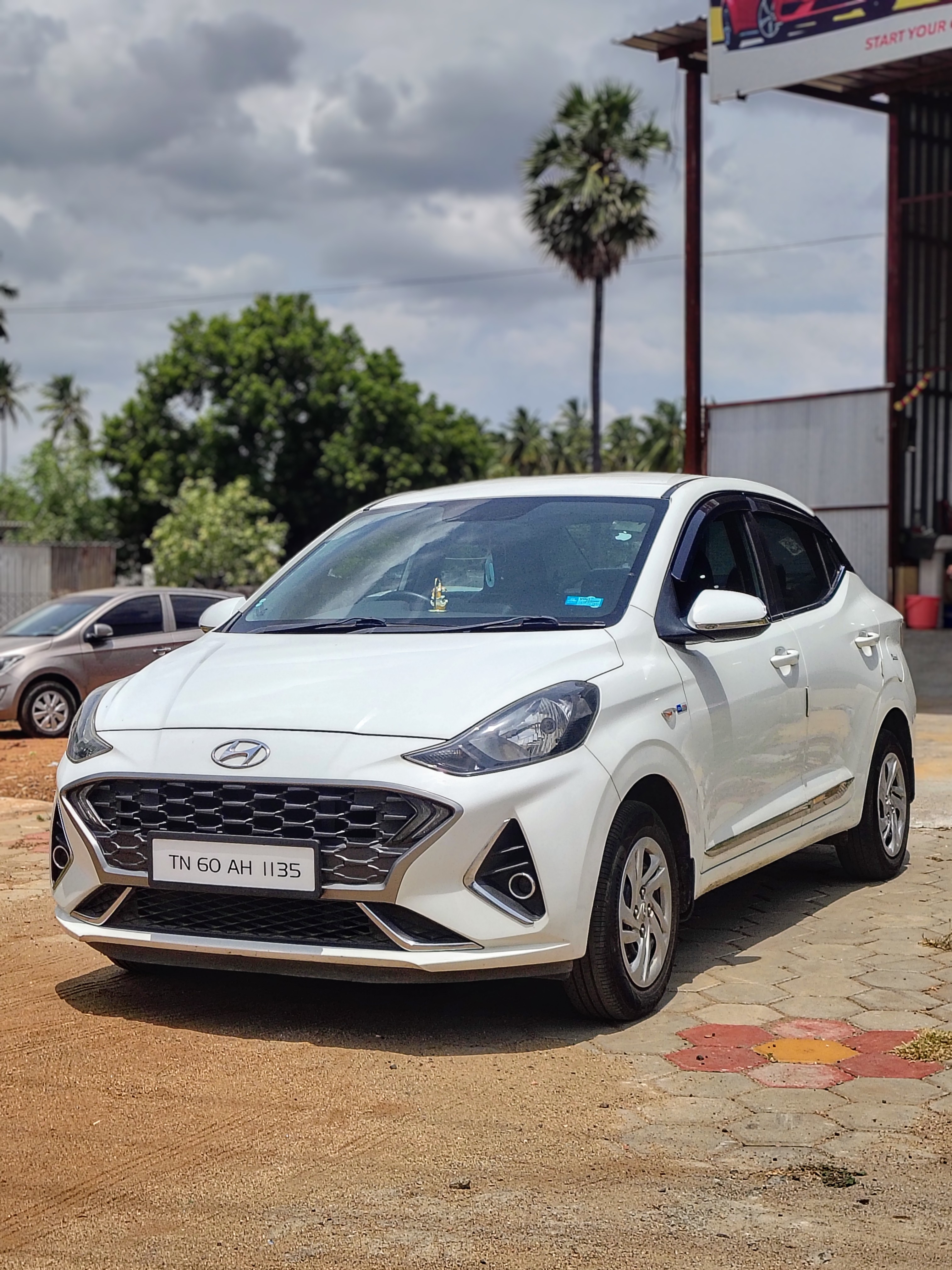 Hyundai Aura - Image 2