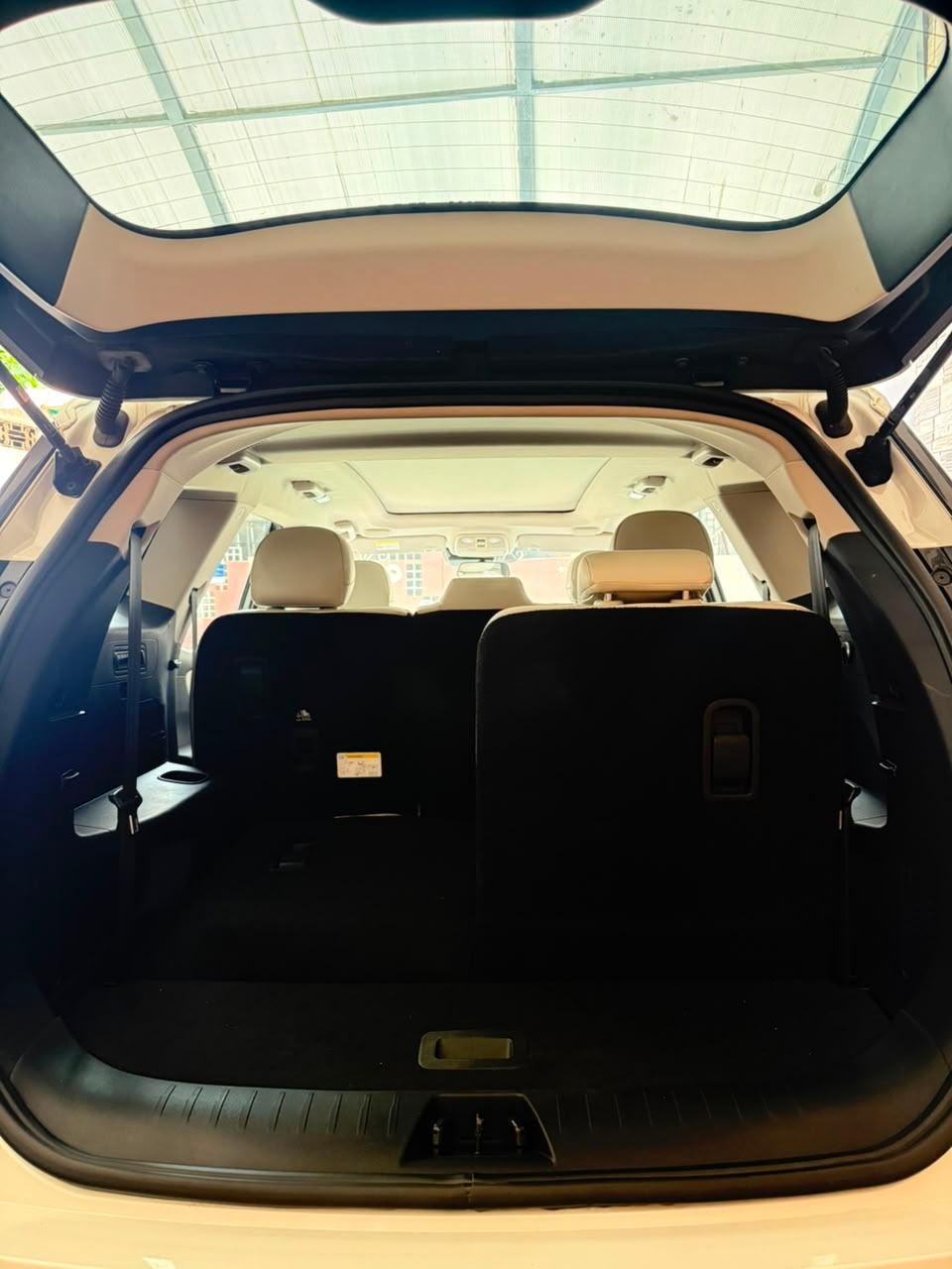 Mahindra XUV700 - Image 3