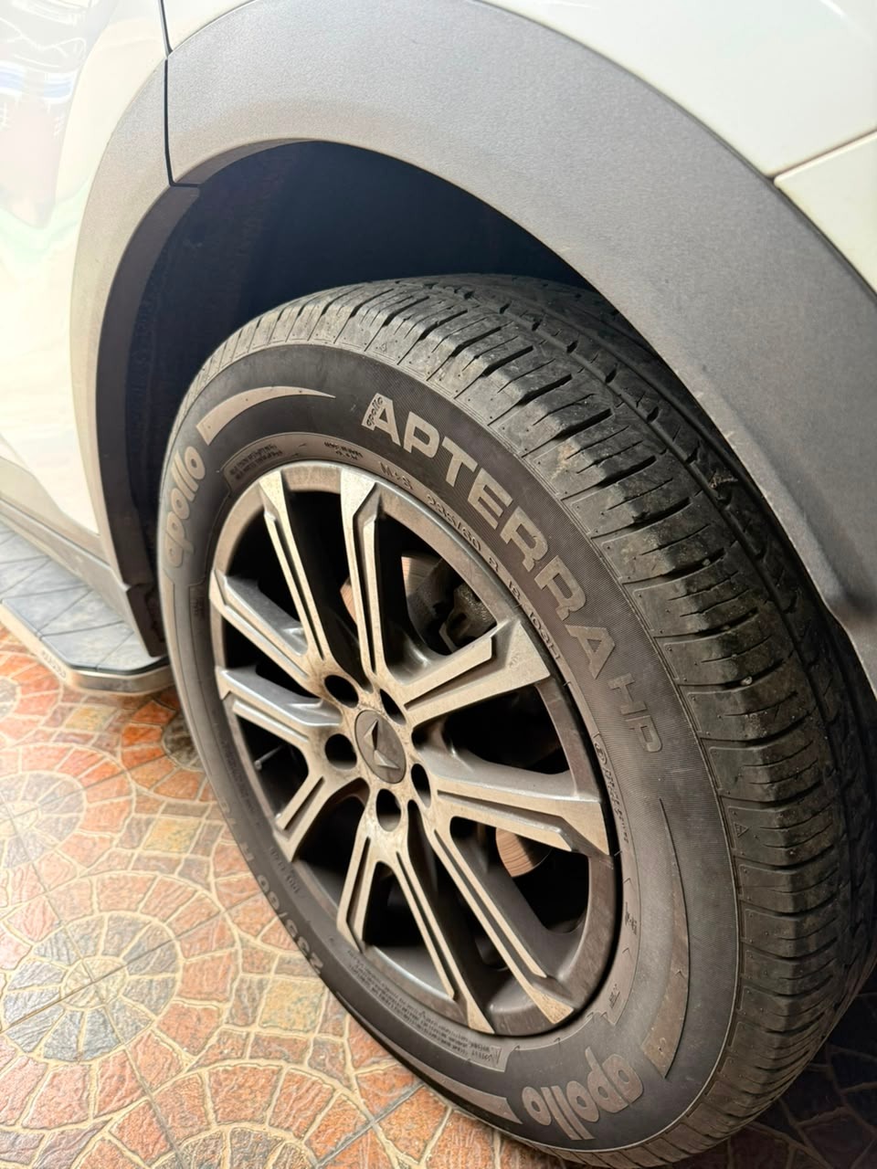 Mahindra XUV700 - Image 2
