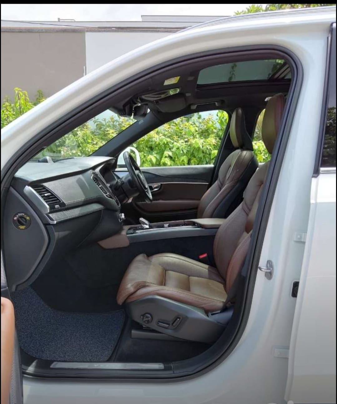 Volvo XC90 - Image 10