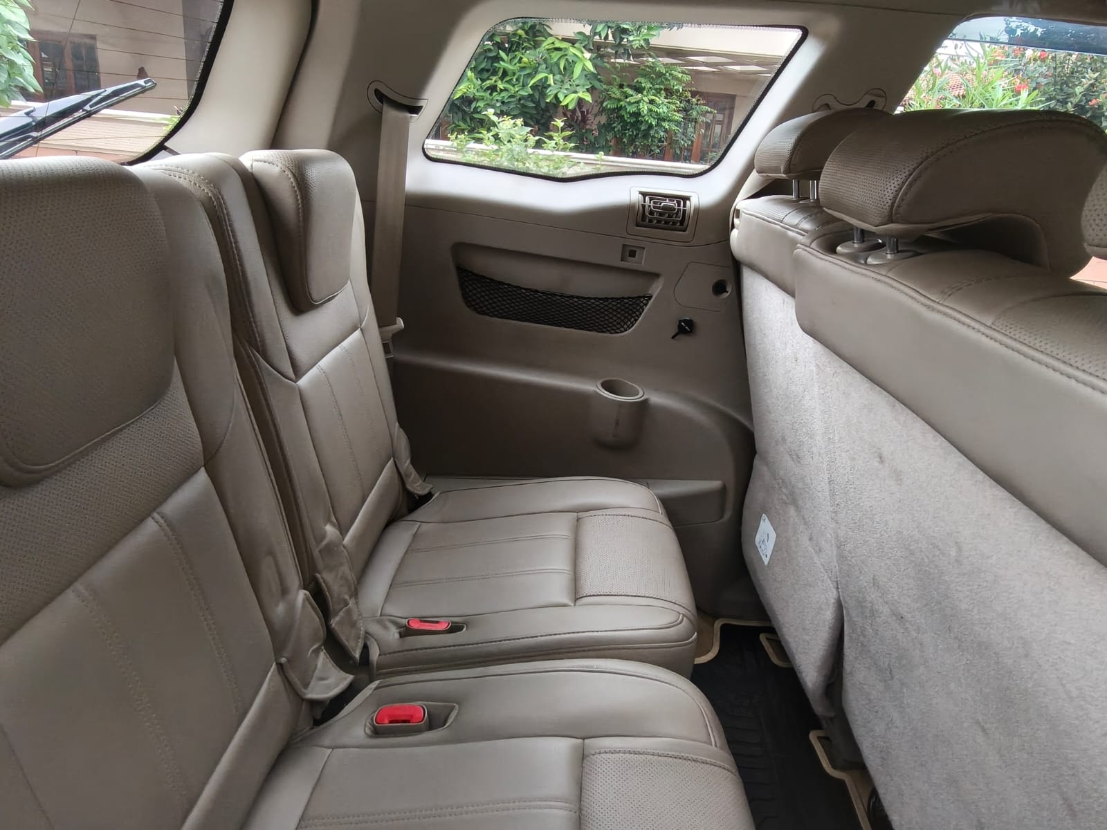 Mahindra XUV500 - Image 5