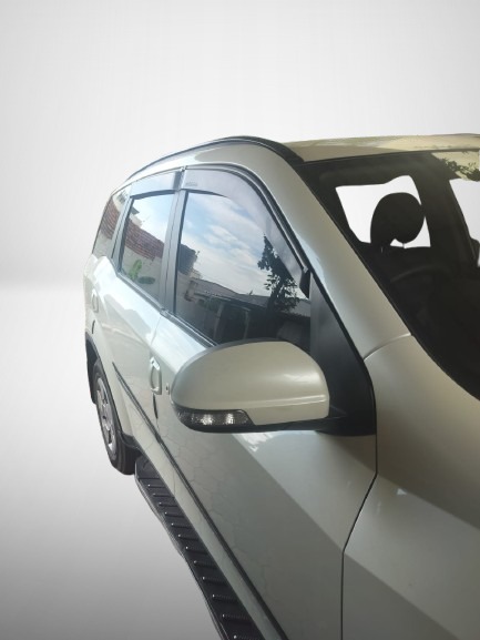 Mahindra XUV500 - Image 6