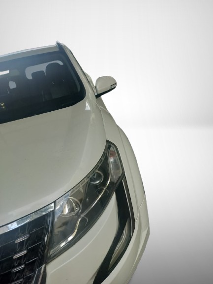 Mahindra XUV500 - Image 5