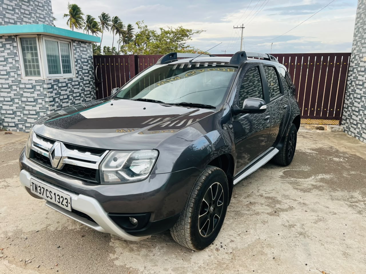 Renault Duster - Image 2