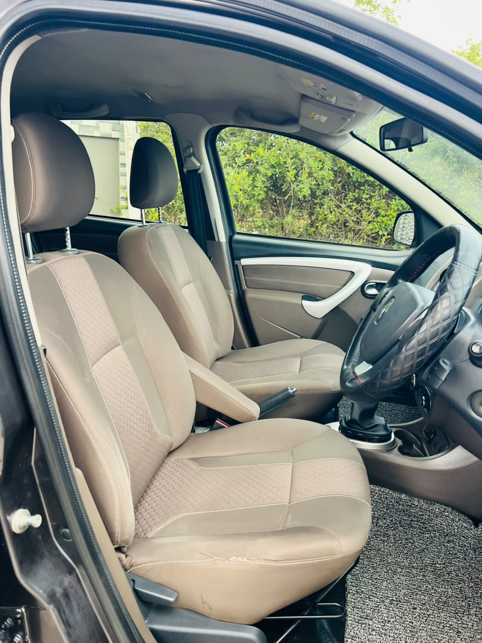 Renault Duster - Image 9