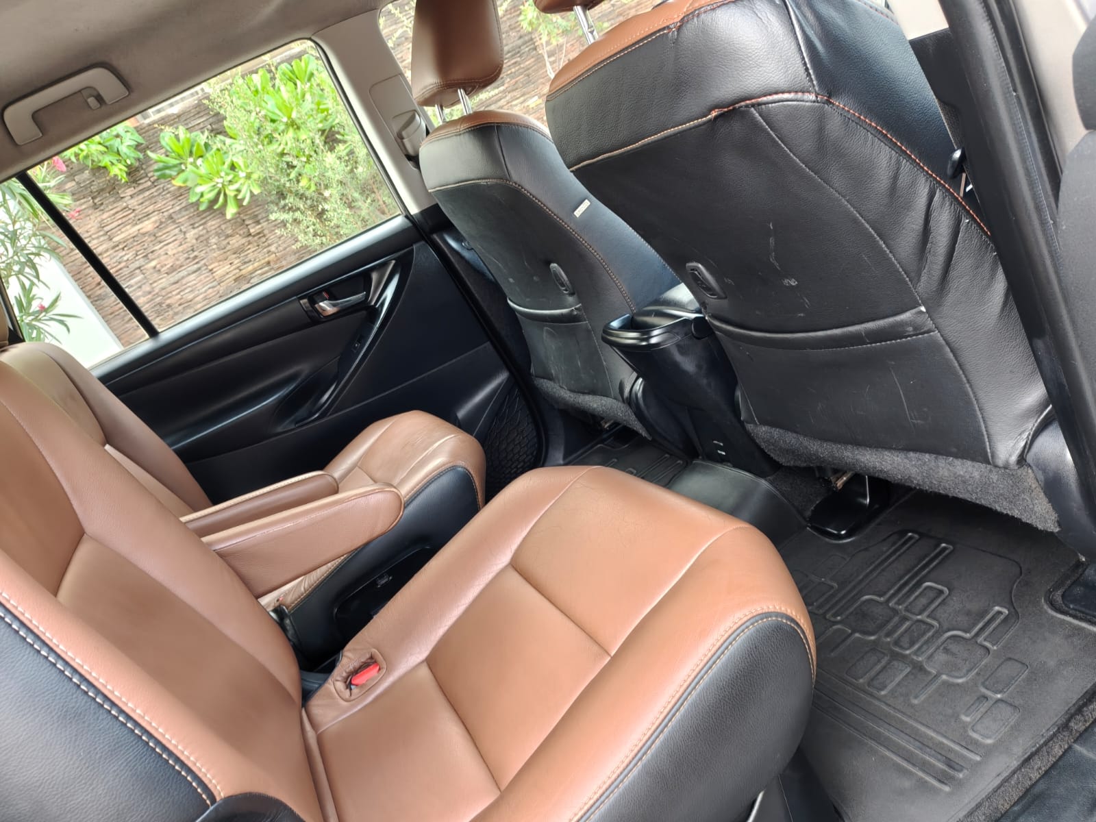 Toyota Innova Crysta - Image 3