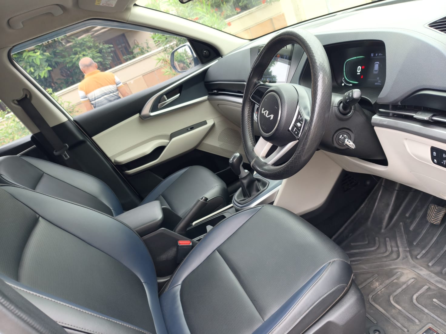 Kia carens - Image 7