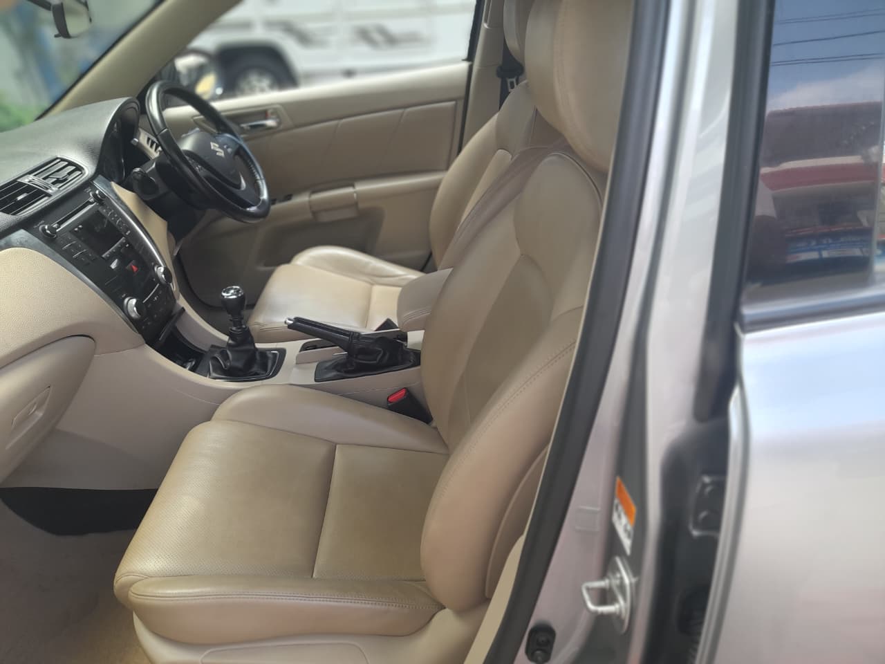 Maruti Suzuki Kizashi - Image 11