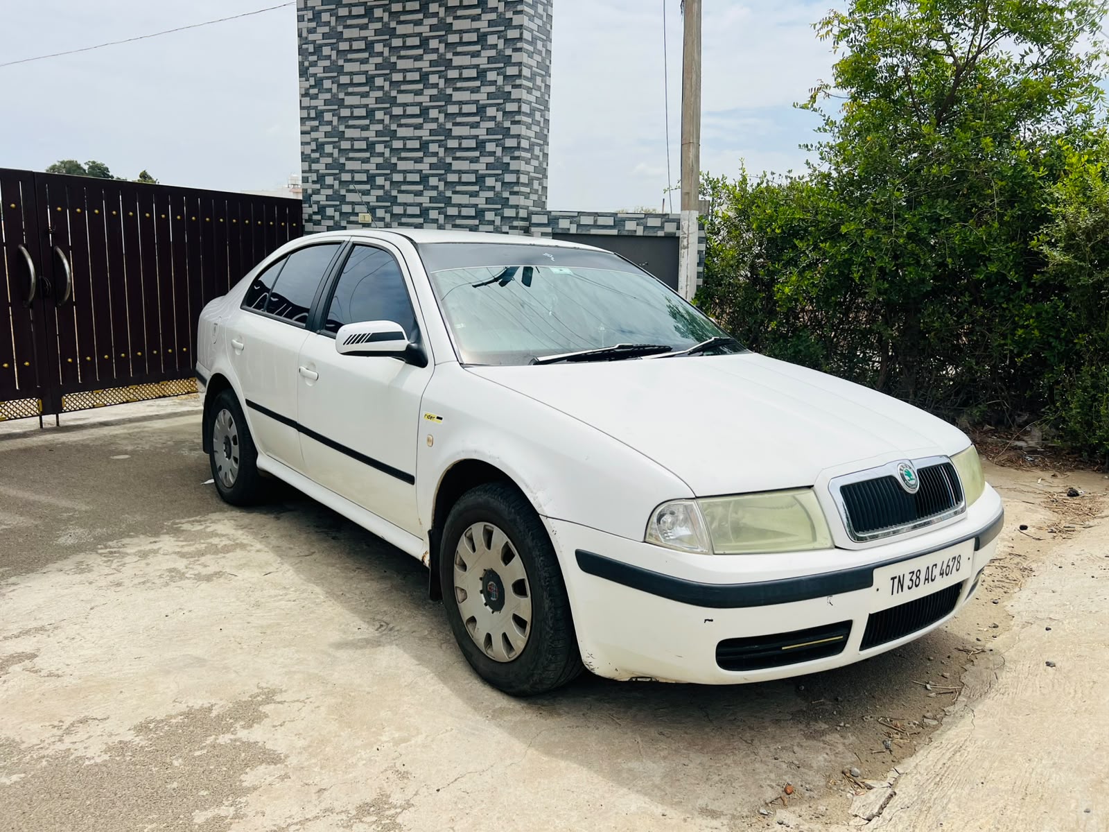 Skoda Rapid - Image 2