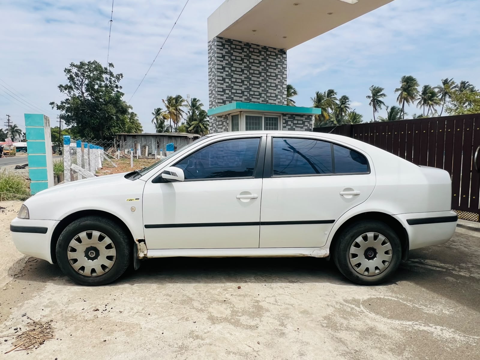 Skoda Rapid - Image 4