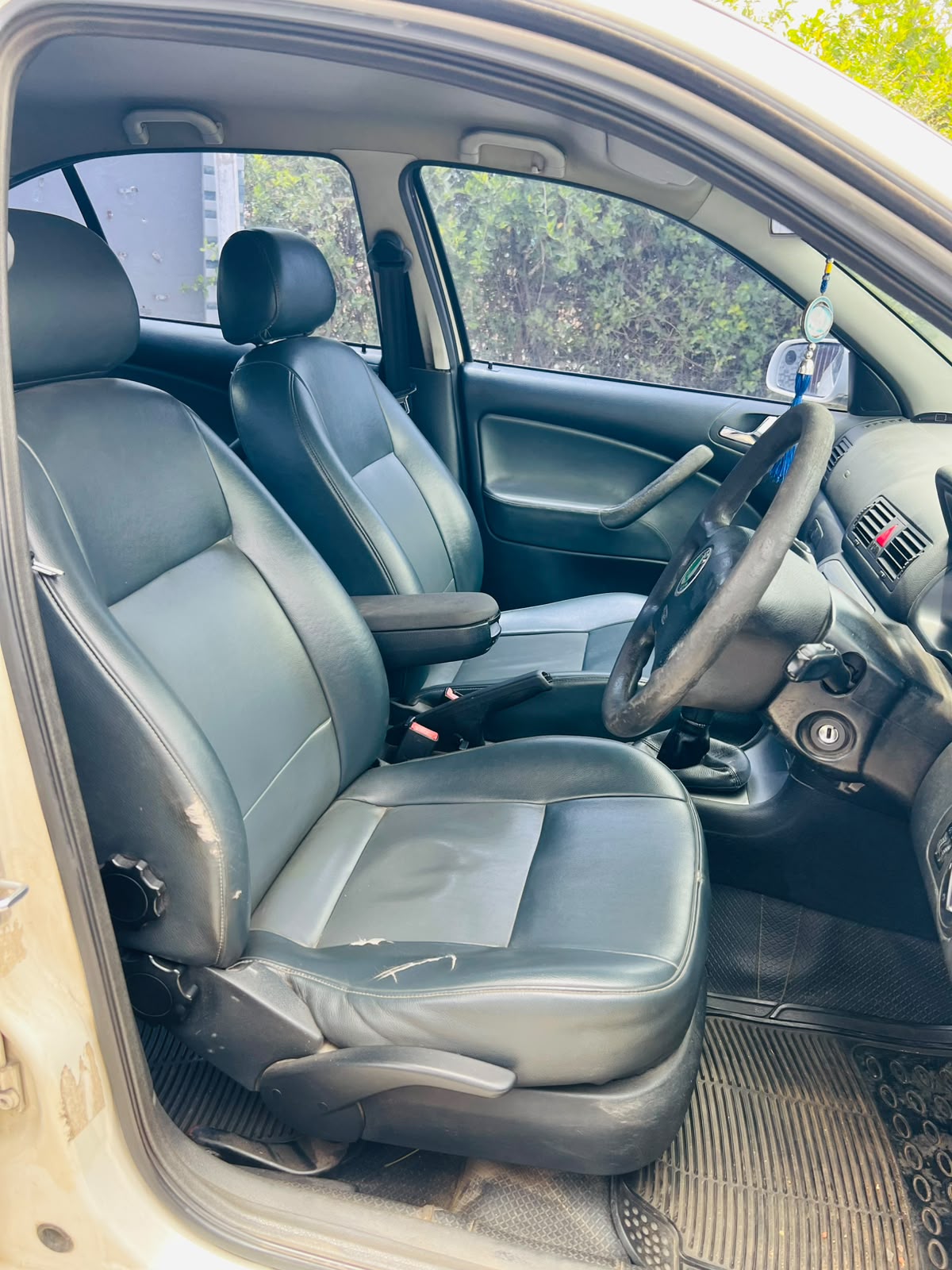 Skoda Rapid - Image 9