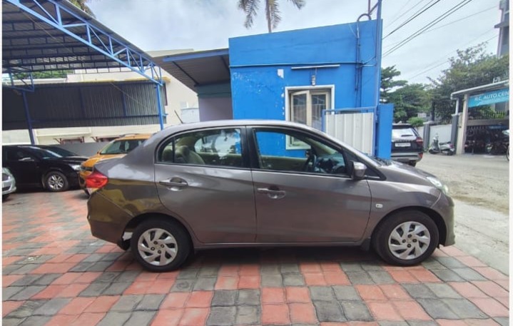 Honda Amaze - Image 2