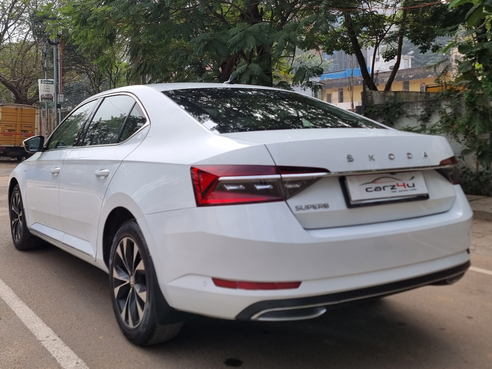 Skoda Superb - Image 4