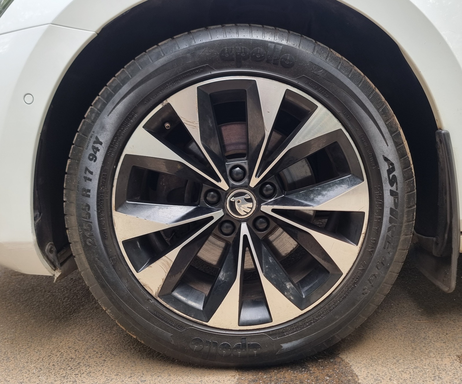 Skoda Superb - Image 11
