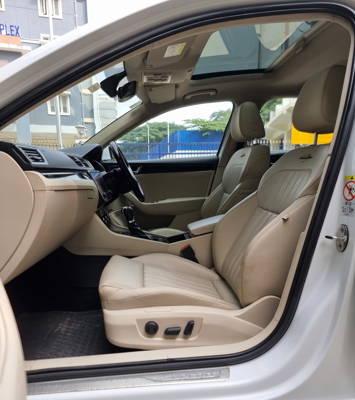 Skoda Superb - Image 9