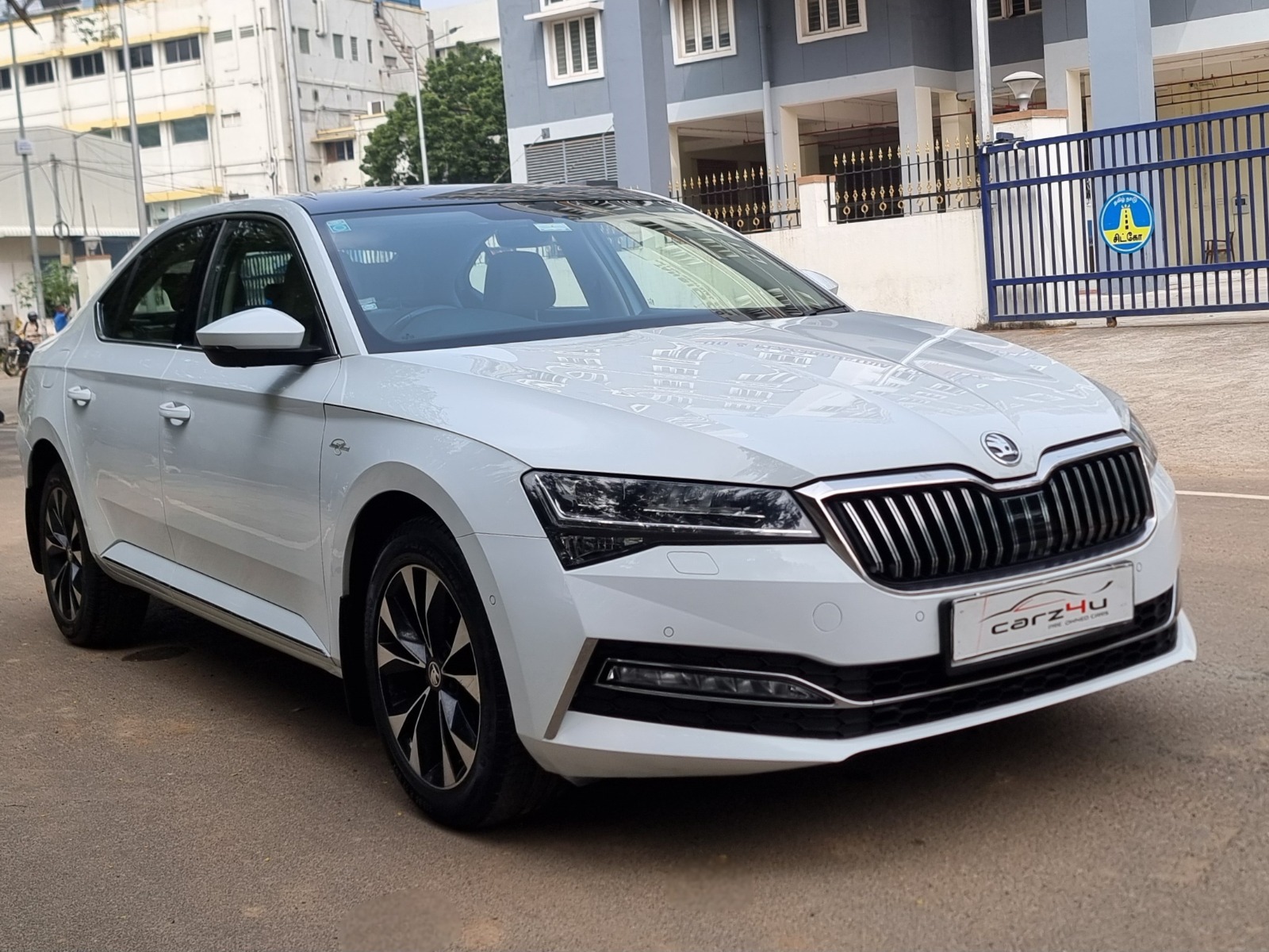 Skoda Superb - Image 2