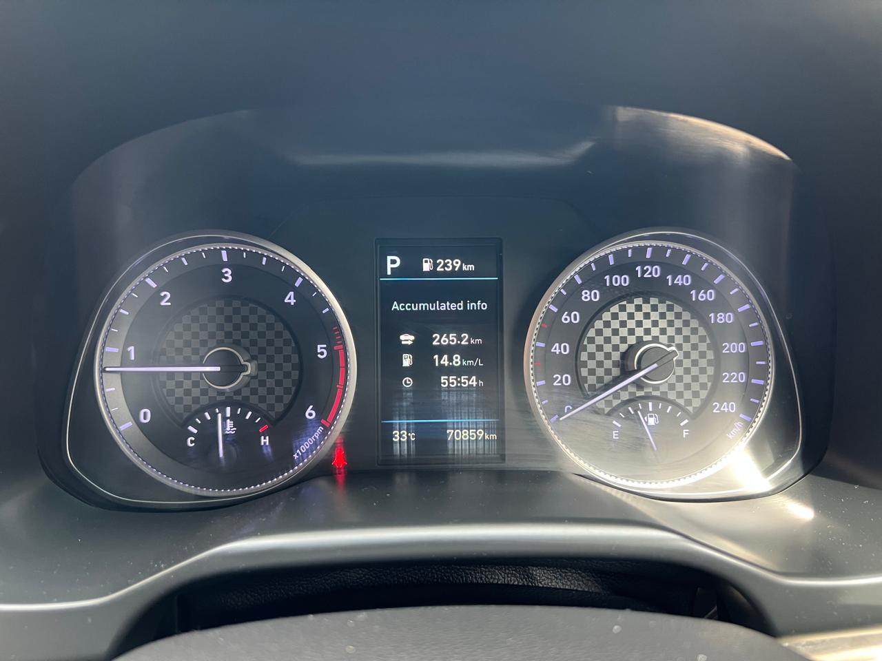 Hyundai Elantra - Image 8