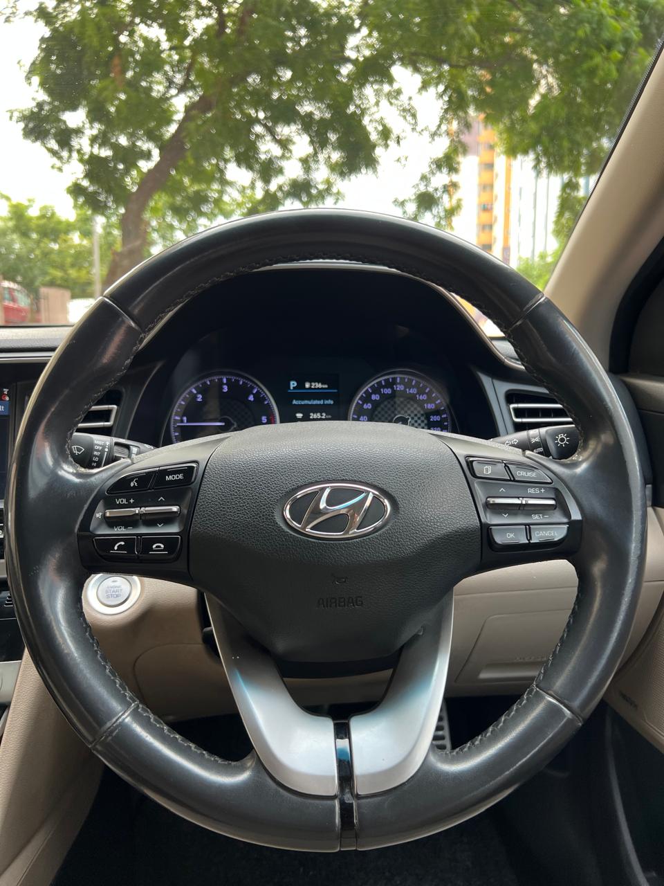 Hyundai Elantra - Image 10