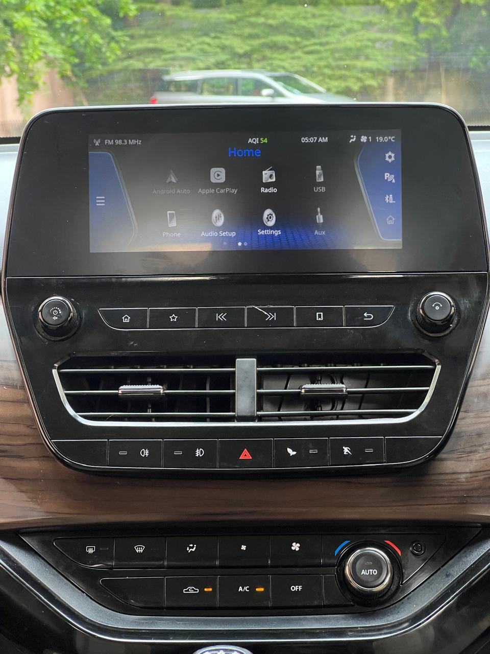 Tata Safari - Image 7