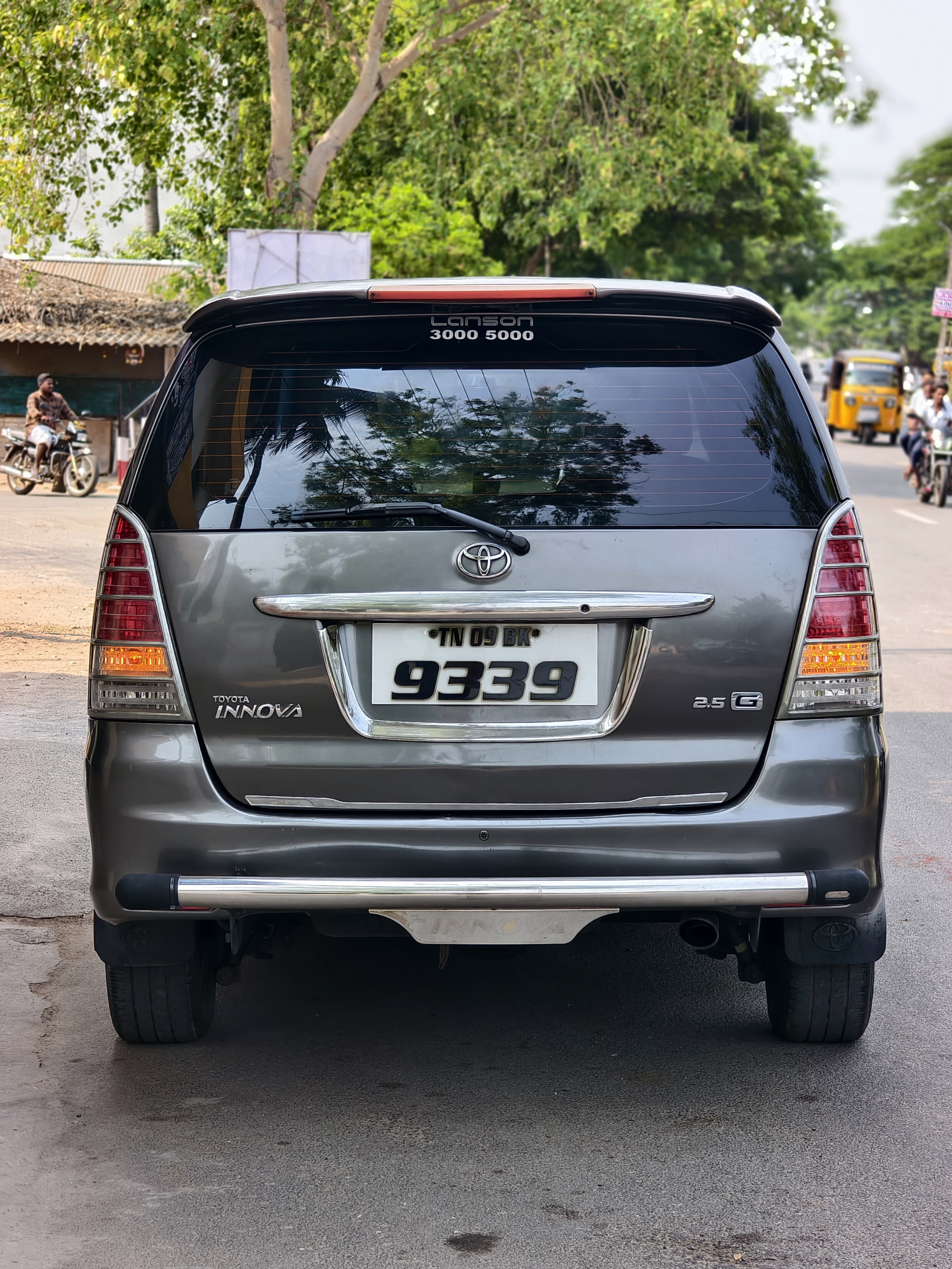 Toyota Innova - Image 2