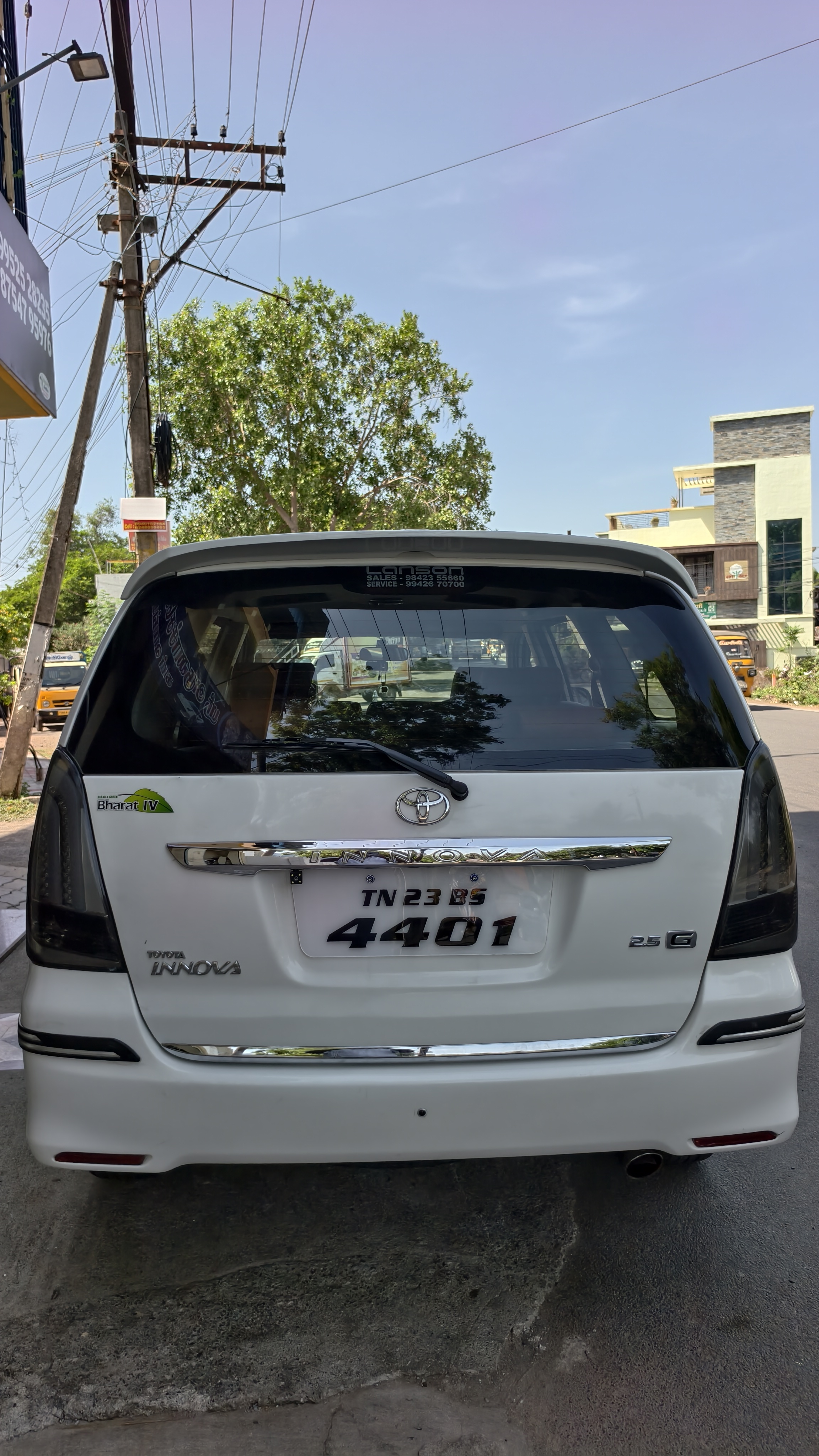 Toyota Innova - Image 2