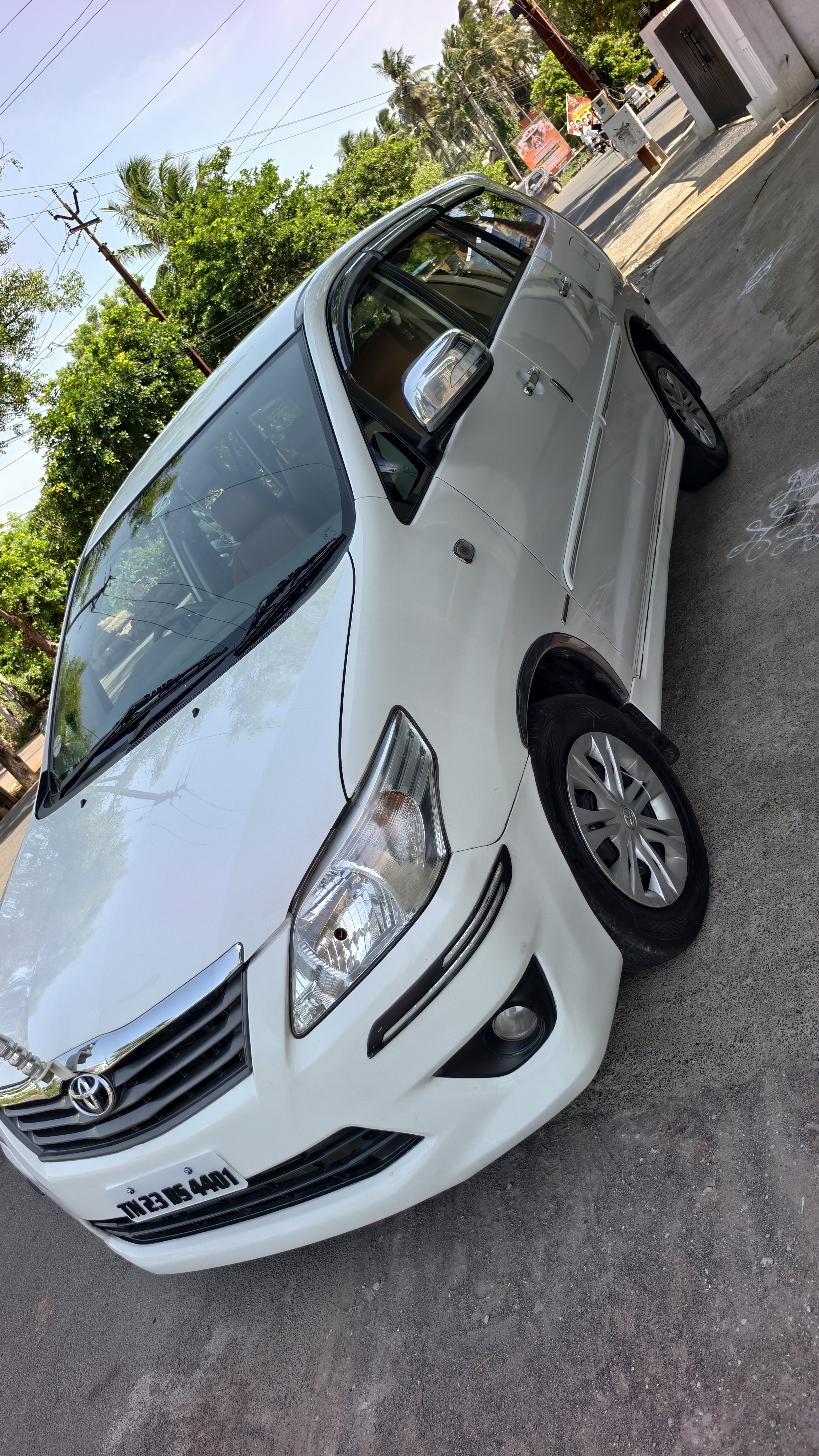 Toyota Innova - Image 4