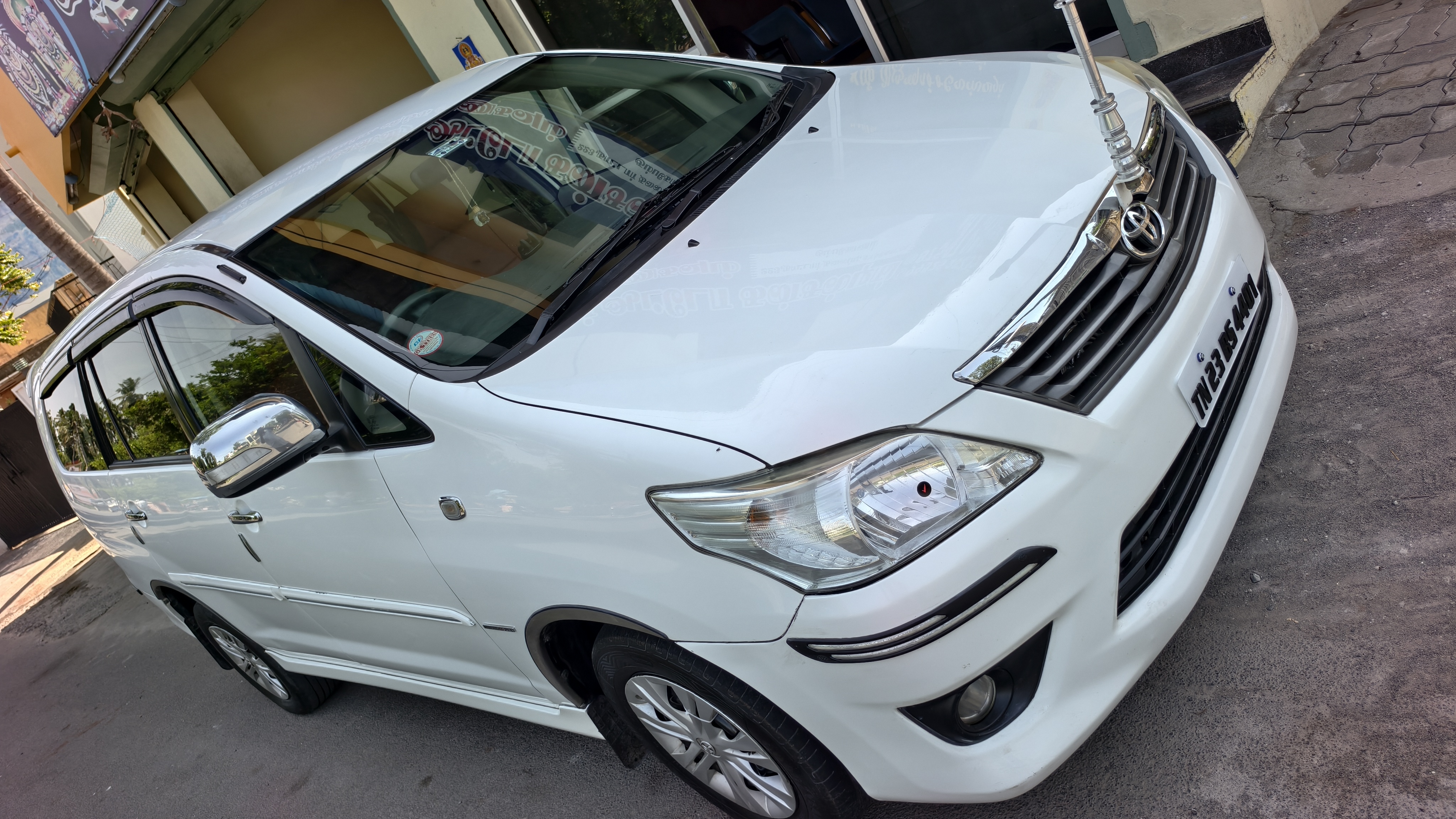 Toyota Innova - Image 3