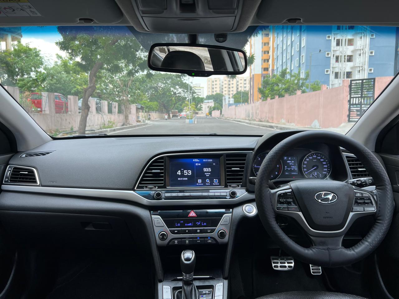 Hyundai Elantra - Image 8