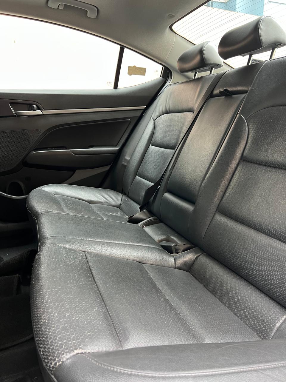 Hyundai Elantra - Image 12