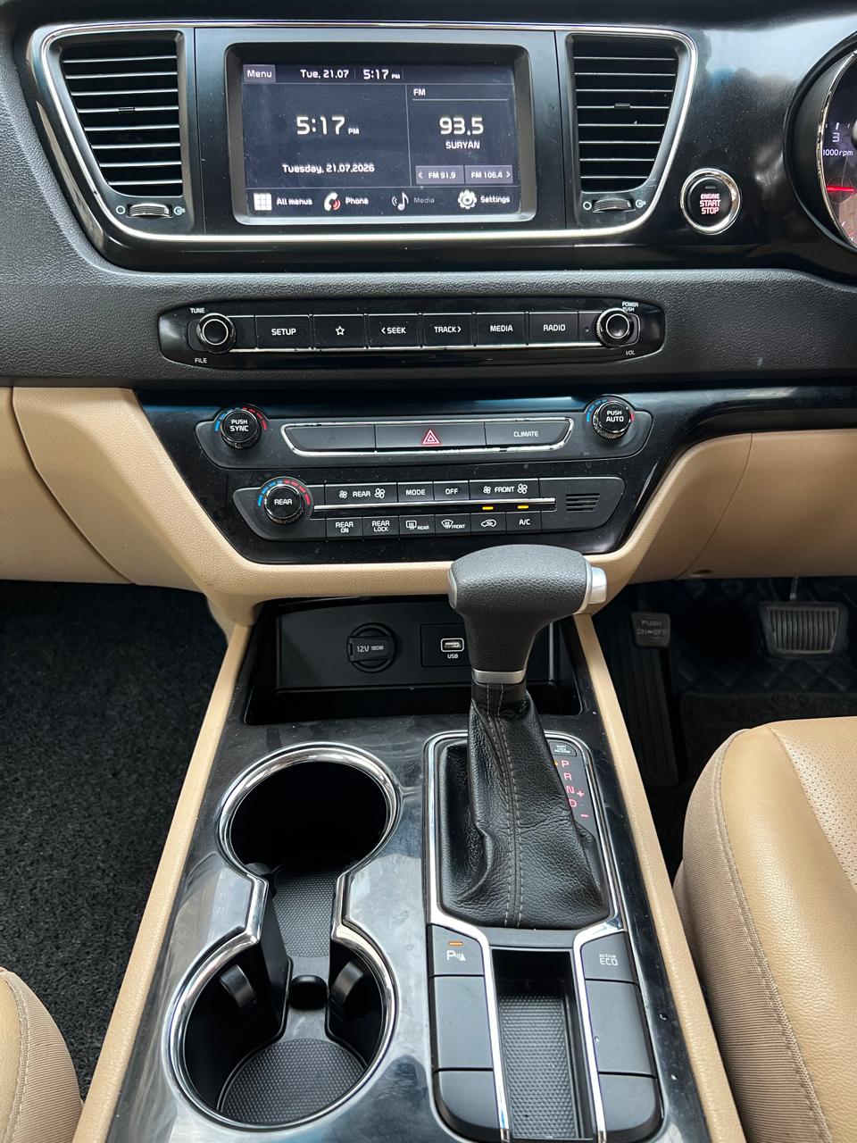 Kia Carnivel - Image 11