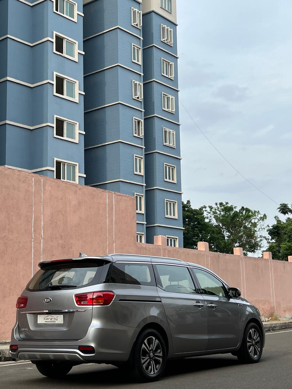 Kia Carnivel - Image 4